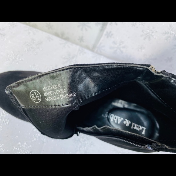 Lexie & Abbie. Black booties size 8.5 - Picture 13 of 15